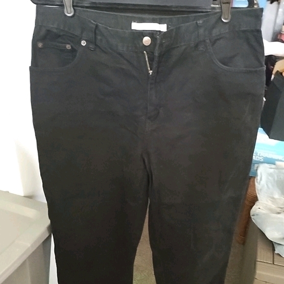 bill blass Denim - Vintage Bill Blass Easy Fit Capris Black Jeans     Classic Black Women's Jeans